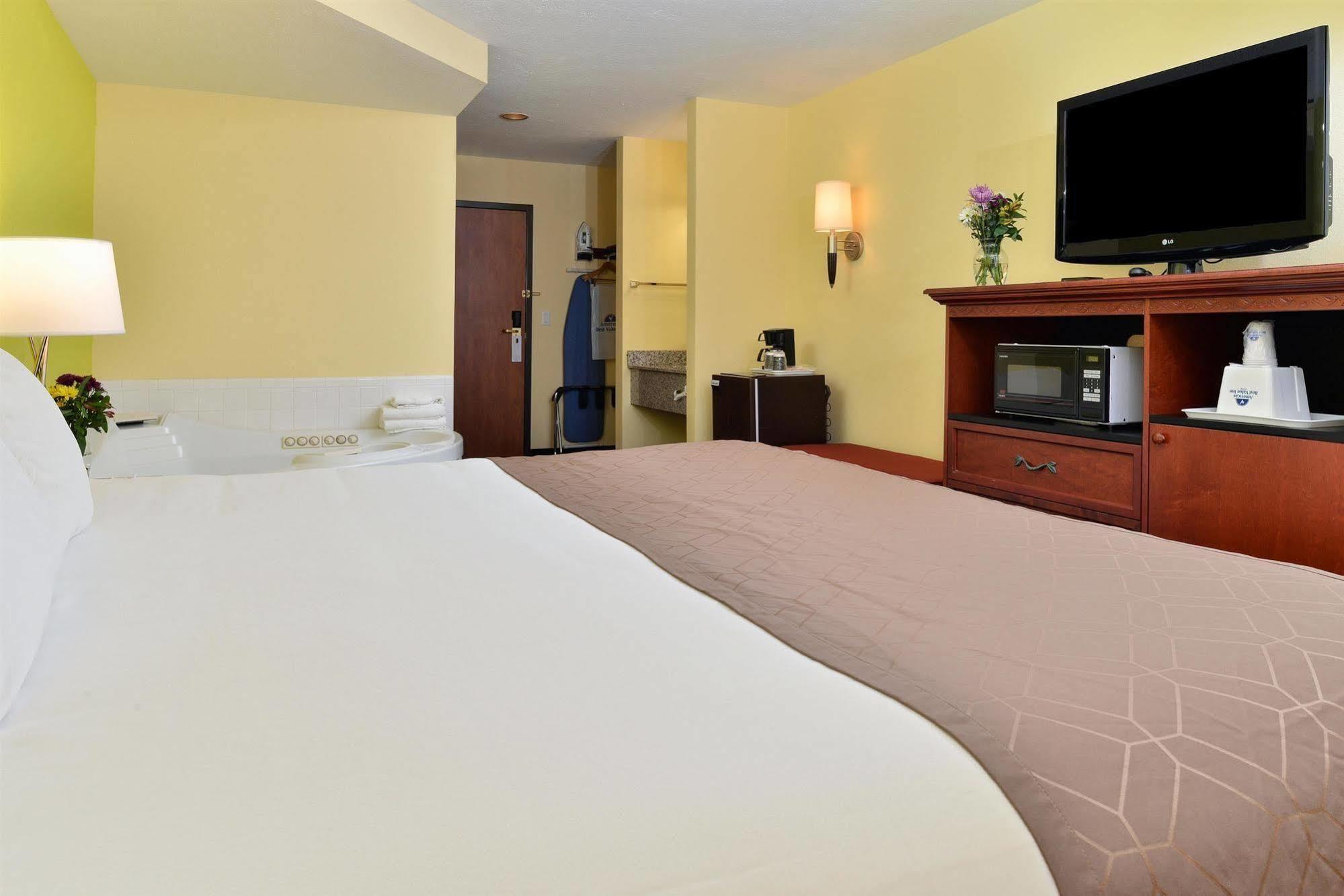 Americas Best Value Sandman Inn La Grande Exterior photo